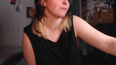 Saya online show from May 3, 10:27 pm