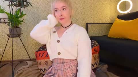 Emmy  help me reach 100 thumbs up online show from February 9, 9:37 am