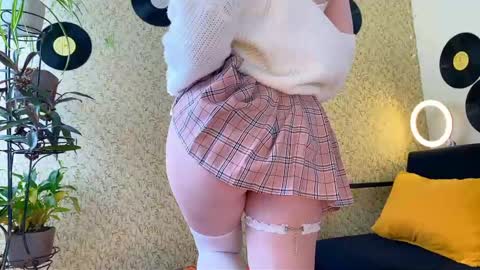 Emmy  help me reach 100 thumbs up online show from March 10, 10:59 am