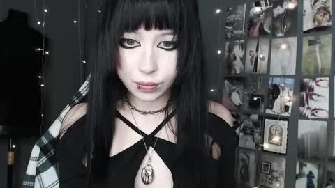 iiiiiiis online show from May 14, 12:56 pm