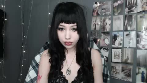 iiiiiiis online show from May 21, 1:40 pm