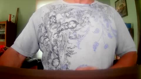 Snapshot of il_undercover chatting on August 8, 1:24 pm il_undercover online show from August 8, 1:24 pm