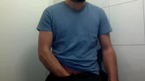Snapshot of ilcaponero chatting on April 9, 11:21 pm ilcaponero online show from April 9, 11:21 pm