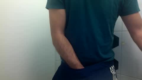 Snapshot of ilcaponero chatting on April 14, 11:44 pm ilcaponero online show from April 14, 11:44 pm