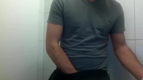 Snapshot of ilcaponero chatting on April 21, 9:50 pm ilcaponero online show from April 21, 9:50 pm