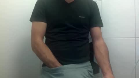 Snapshot of ilcaponero chatting on April 22, 10:11 pm ilcaponero online show from April 22, 10:11 pm