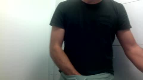 Snapshot of ilcaponero chatting on April 26, 9:45 pm ilcaponero online show from April 26, 9:45 pm