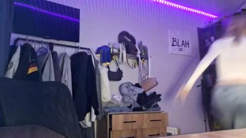 ShyLuna online show from January 17, 3:33 am