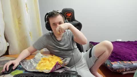 iliaskris online show from December 17, 4:18 am