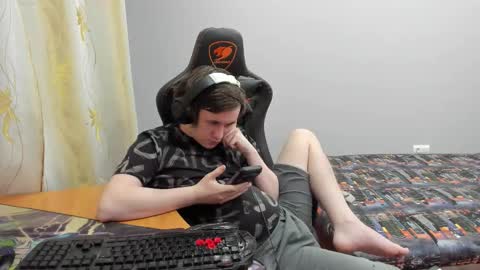 iliaskris online show from March 15, 9:32 pm