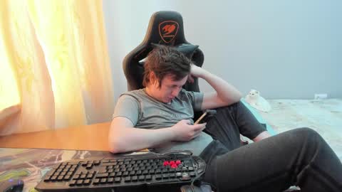 iliaskris online show from March 21, 8:08 am