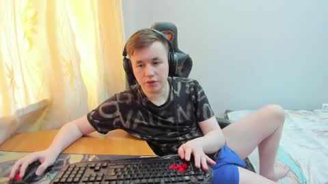 iliaskris online show from April 30, 5:47 am