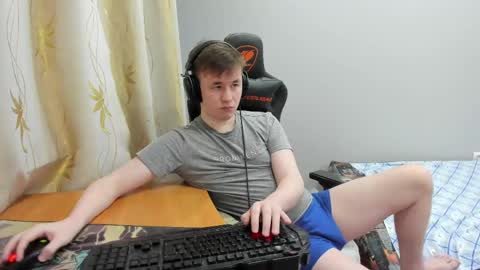 iliaskris online show from May 1, 11:31 pm