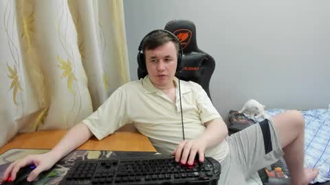 iliaskris online show from May 7, 6:13 pm