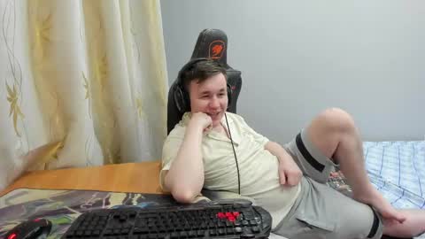 iliaskris online show from May 8, 9:42 pm
