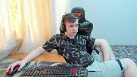 iliaskris online show from May 18, 1:24 am