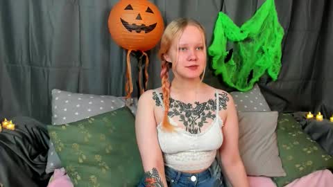 Annie online show from October 28, 3:10 am