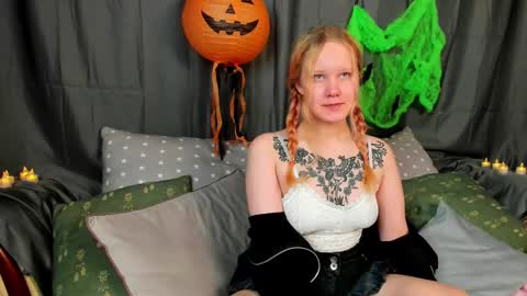 Annie online show from October 29, 3:09 am