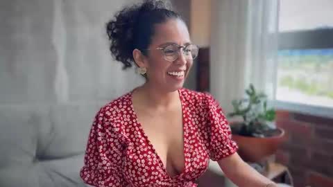 Kloe online show from October 9, 6:50 pm