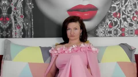 Snapshot of illegalbeauty87 chatting on November 8, 11:36 pm Ingrid or more easier...Miss GoDDess Mistress online show from November 8, 11:36 pm