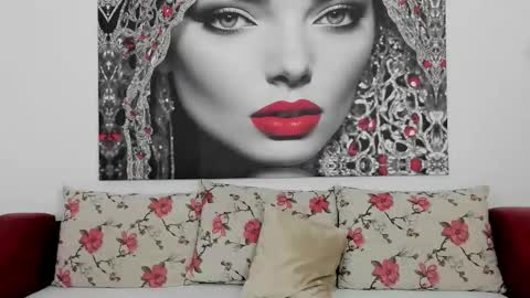 Snapshot of illegalbeauty87 chatting on December 18, 3:34 am Ingrid or more easier...Miss GoDDess Mistress online show from December 18, 3:34 am