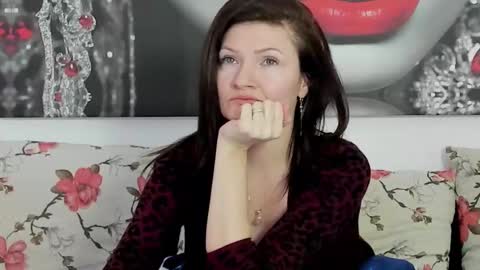 Snapshot of illegalbeauty87 chatting on February 3, 6:40 am Ingrid or more easier...Miss GoDDess Mistress online show from February 3, 6:40 am