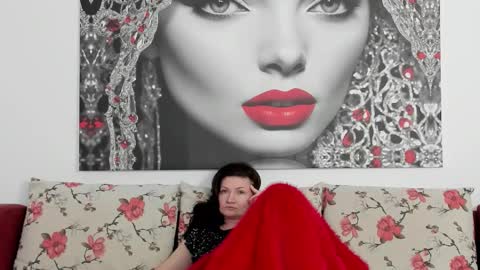 Snapshot of illegalbeauty87 chatting on March 5, 9:33 pm Ingrid or more easier...Miss GoDDess Mistress online show from March 5, 9:33 pm