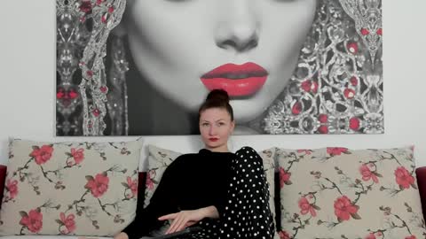 Snapshot of illegalbeauty87 chatting on March 29, 7:47 pm Ingrid or more easier...Miss GoDDess Mistress online show from March 29, 7:47 pm