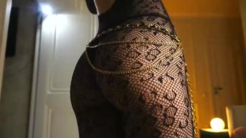Snapshot of illona_harriss chatting on April 6, 4:41 pm illona_harriss online show from April 6, 4:41 pm