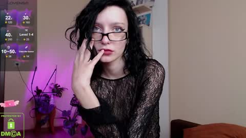 Snapshot of ilon_rey chatting on December 14, 12:33 am ilon online show from December 14, 12:33 am