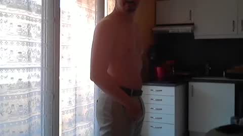 Snapshot of ilovecuteguy79 chatting on April 5, 6:43 am ilovecuteguy79 online show from April 5, 6:43 am