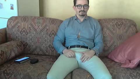Snapshot of ilovecuteguy79 chatting on May 22, 5:25 am ilovecuteguy79 online show from May 22, 5:25 am