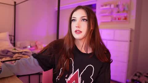 Snapshot of iluvemmeline chatting on March 3, 10:43 am iluvemmeline online show from March 3, 10:43 am