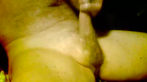 Snapshot of iluvj2jizz4u chatting on October 6, 6:11 am Iluvj2jizz4u online show from October 6, 6:11 am