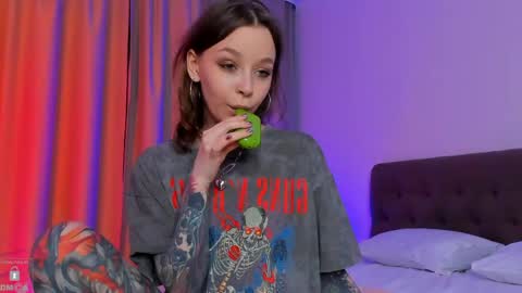 Li online show from May 12, 5:43 pm