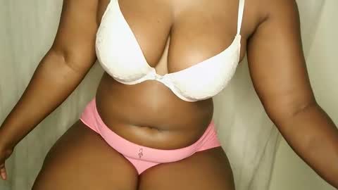 Snapshot of im7740 chatting on February 9, 4:05 am im7740 online show from February 9, 4:05 am