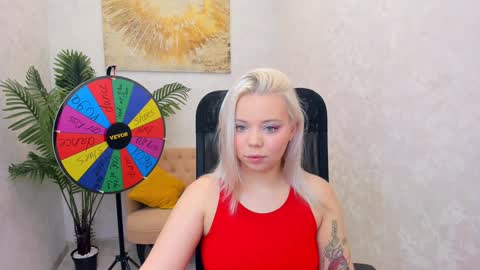 Roxy online show from December 4, 7:23 pm