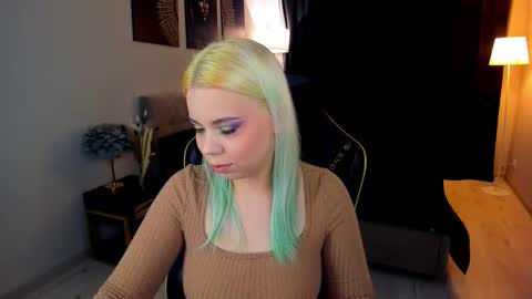 Roxy online show from November 23, 6:19 pm