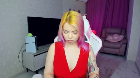 Roxy online show from May 18, 7:20 pm