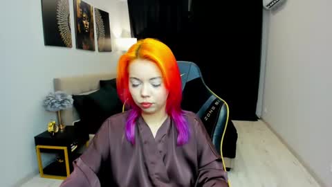 Roxy online show from July 3, 7:31 pm