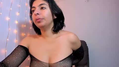 im_anna_ online show from March 1, 12:01 pm
