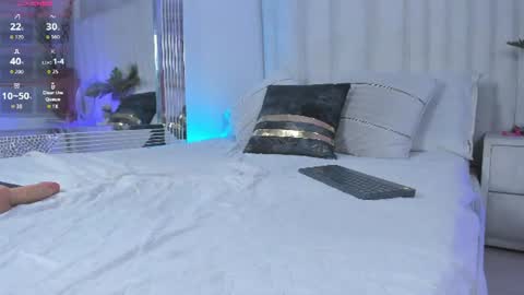im_ariana_ online show from June 27, 4:12 pm