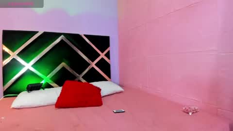 im_brittany_333 online show from May 6, 2:19 am