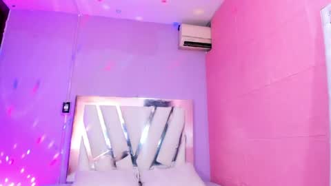 im_brittany_333 online show from May 15, 11:56 pm