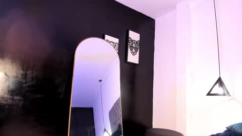 Charles online show from January 17, 11:52 pm