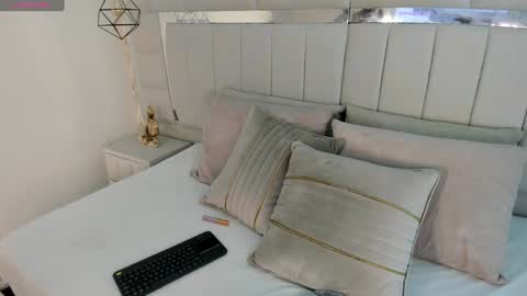 DAHLIA online show from December 9, 8:54 pm