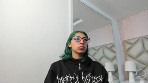 Snapshot of im_gaia chatting on September 18, 12:40 pm Im Gaia online show from September 18, 12:40 pm