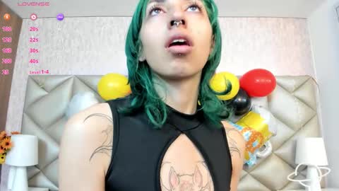 Snapshot of im_gaia chatting on September 25, 12:31 pm Im Gaia online show from September 25, 12:31 pm