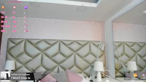 Snapshot of im_gaia chatting on October 9, 12:25 pm Im Gaia online show from October 9, 12:25 pm