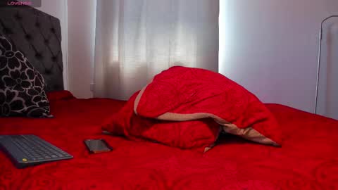 Snapshot of im_jean94xxx chatting on February 16, 6:21 pm Jean John online show from February 16, 6:21 pm